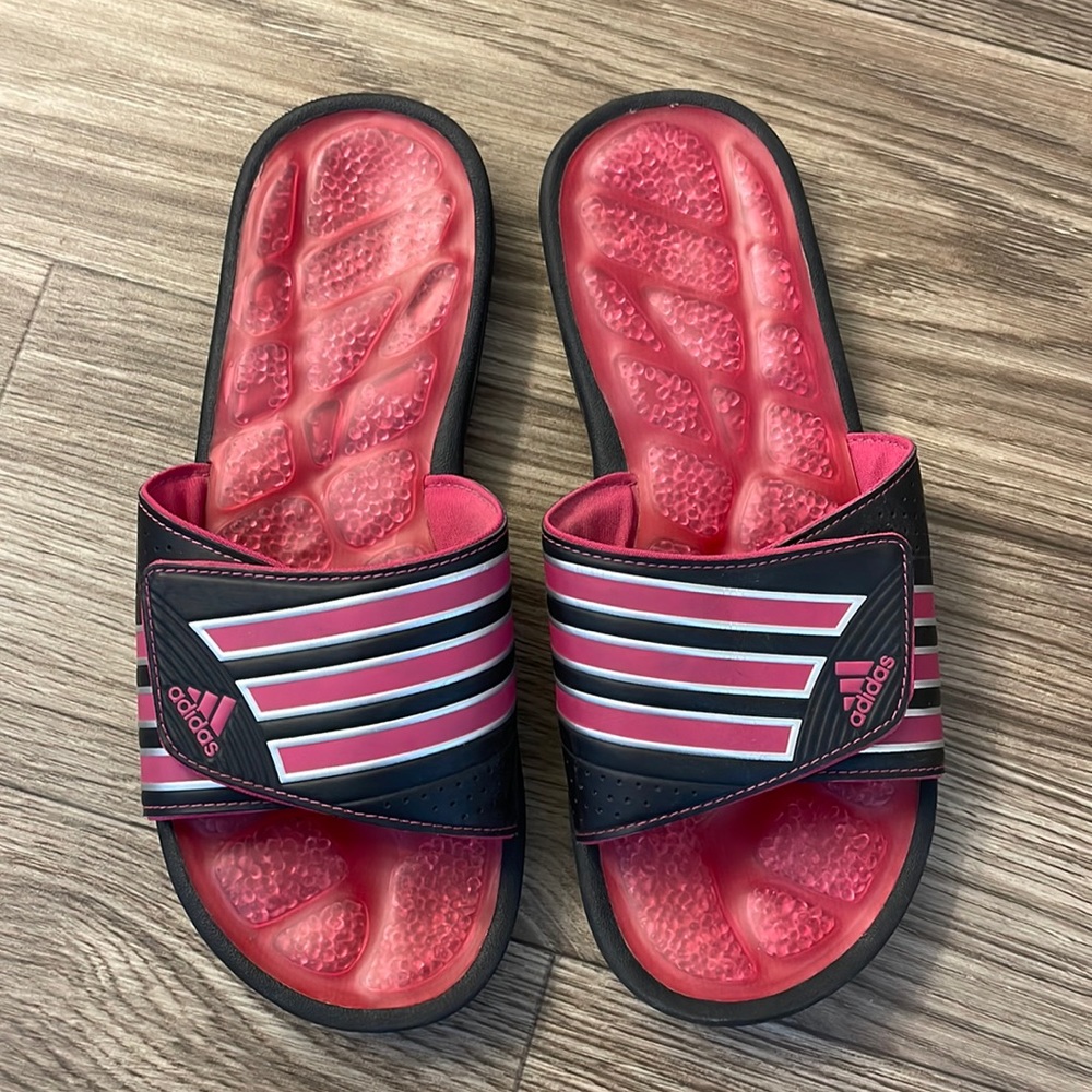 Adidas Size 8 Slides